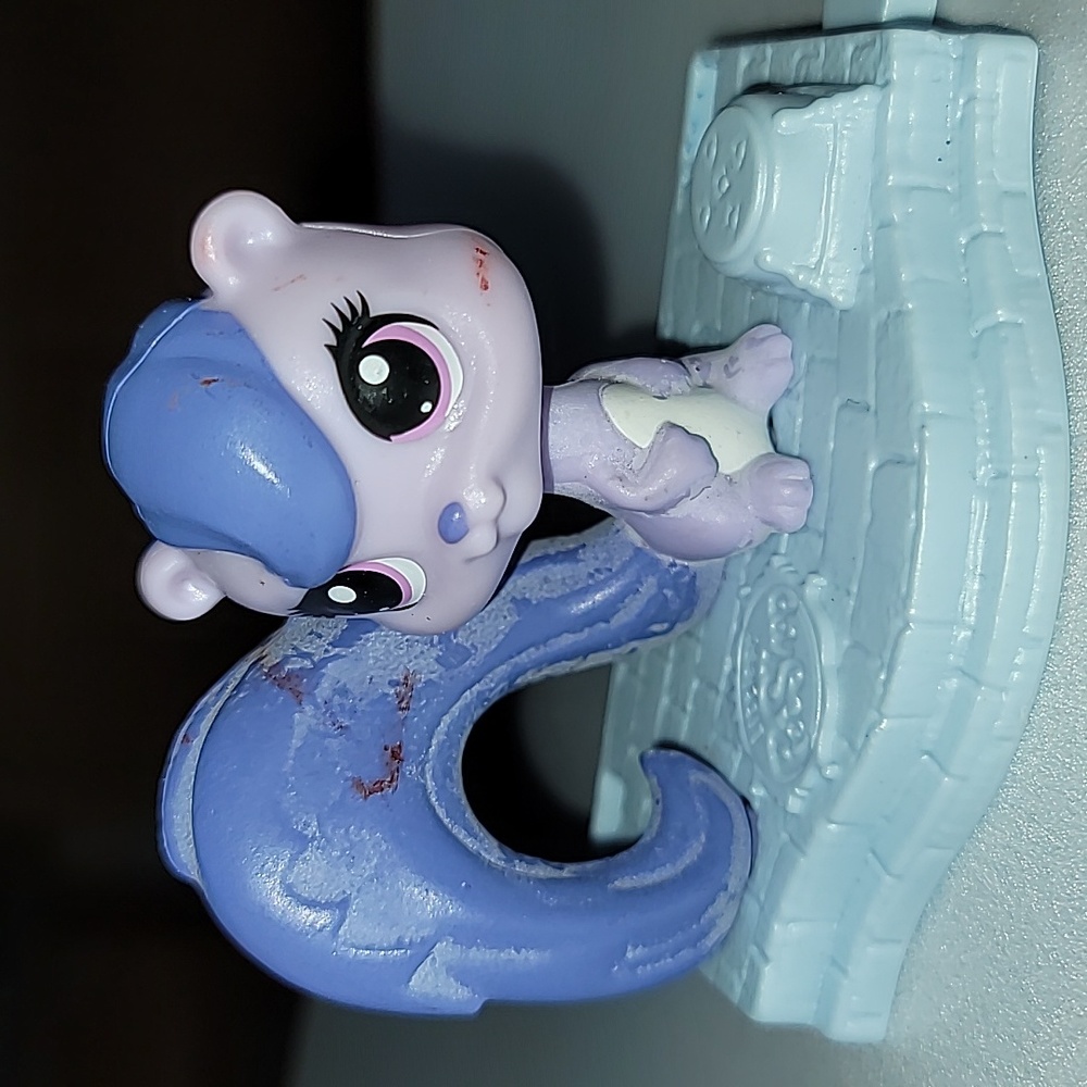 2015 Mcdonalds Happy Meal Toy Littlest Pet Shop #5 Carla Decourant
